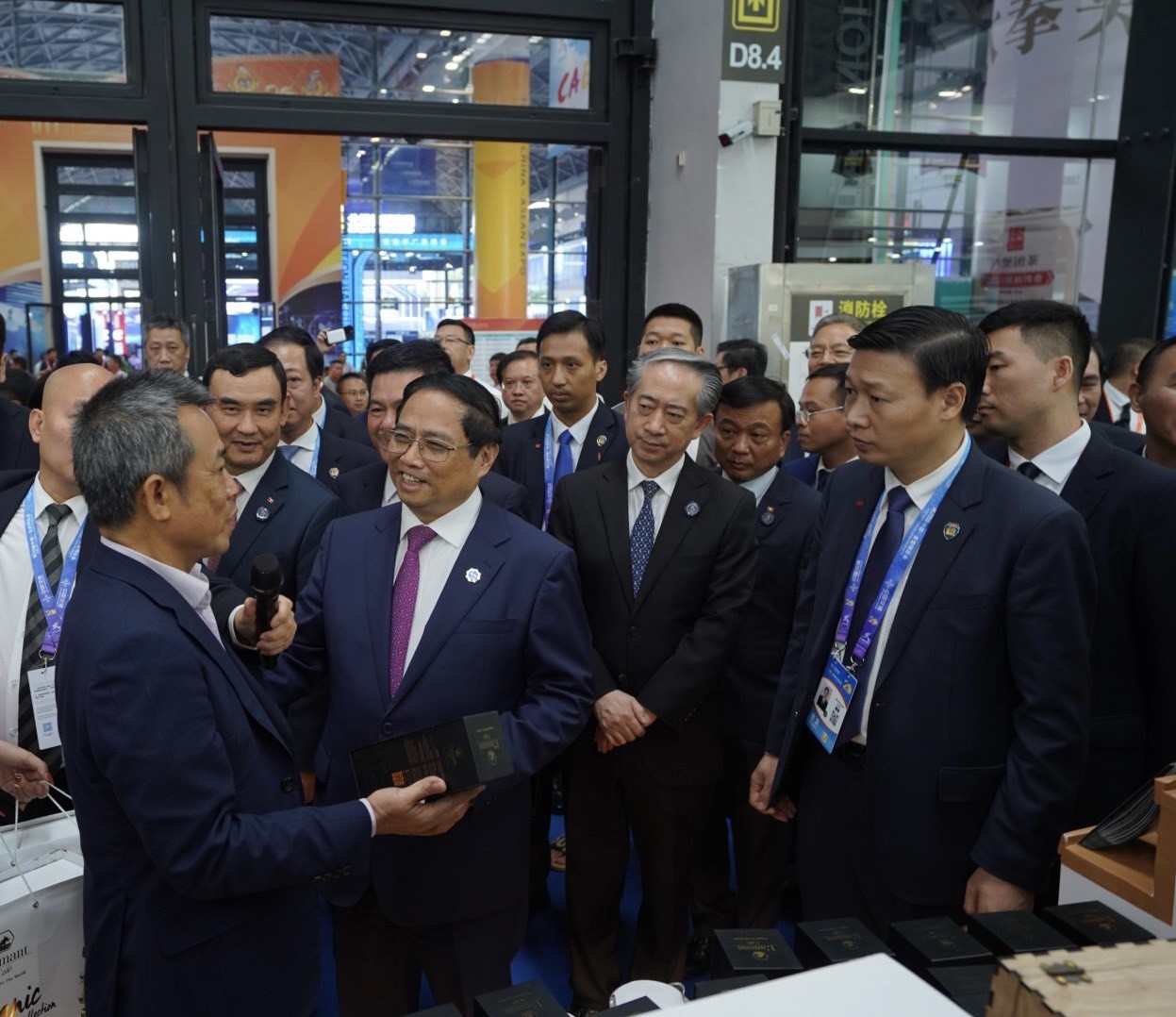 thu-tuong-pham-minh-chinh-tham-quan-gian-hang-lamant-cafe-tai-caexpo-2023-3-1695000097.jpg