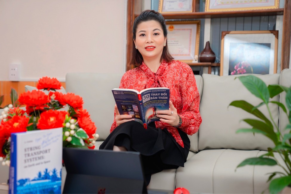 doanh-nhan-huyen-su-4-1701073156.jpg