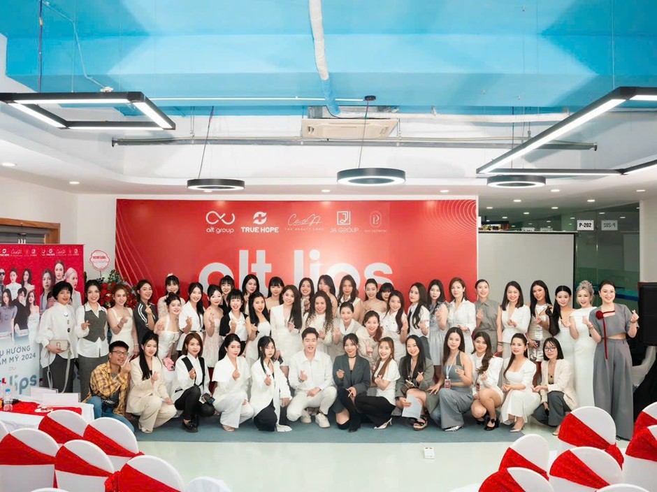 lee-sooa3-1724145705.jpg