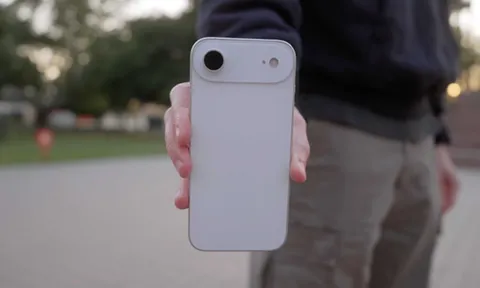 Bảo mật dữ liệu cá nhân trên iPhone 17: Apple khác gì so với Google và Samsung?