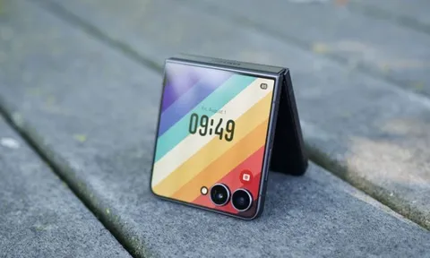 Có nên chờ Galaxy Z Flip 8 hay chọn thế hệ hiện tại?