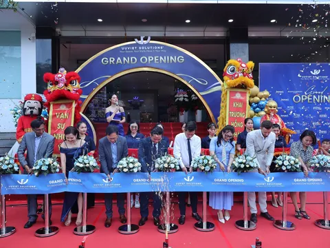 Trải nghiệm không gian mua sắm nội thất thời thượng của Uuviet Solutions tại Quận 7