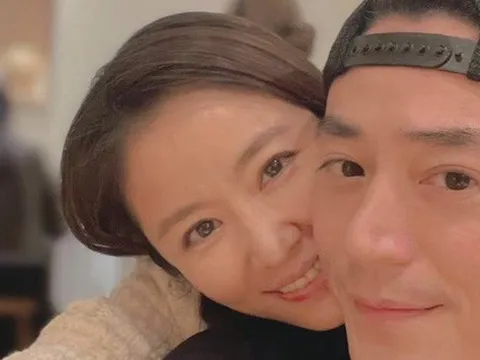 Lâm Tâm Như "phát cẩu lương": Ôm chặt Hoắc Kiến Hoa không rời, visual U50 gây bão