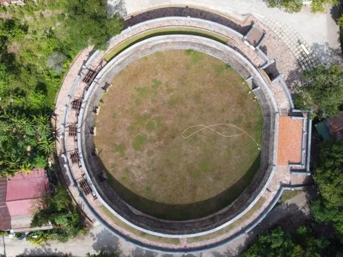 Độc đáo đấu trường tử chiến giữa hổ và voi duy nhất ở Việt Nam