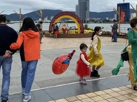 Du lịch miền Trung đón hàng ngàn lượt khách vui Xuân