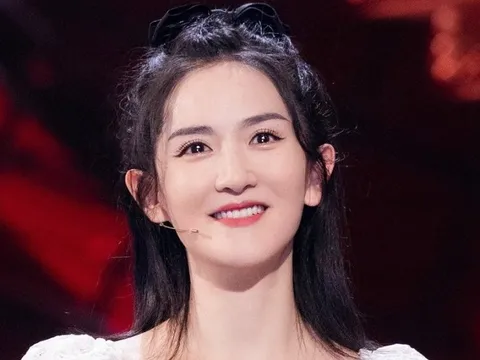 Nữ MC số 1 Trung Quốc bị dân mạng đào lại quá khứ sau ồn ào quỵt tiền