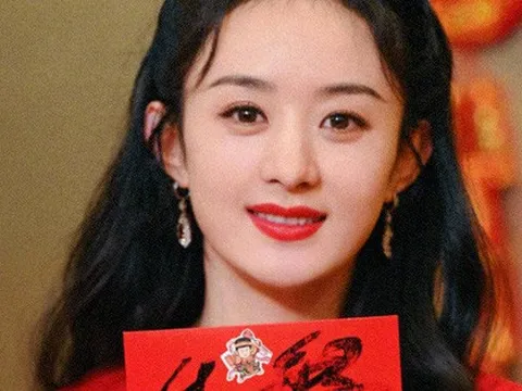 Triệu Lệ Dĩnh phát lì xì tặng đoàn phim, diễn viên quần chúng liền chê "ki bo kẹt xỉ"