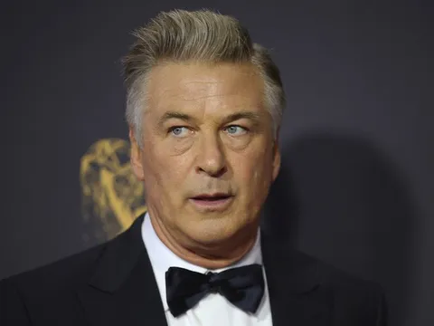 Tình tiết mới vụ Alec Baldwin bắn chết người trên trường quay