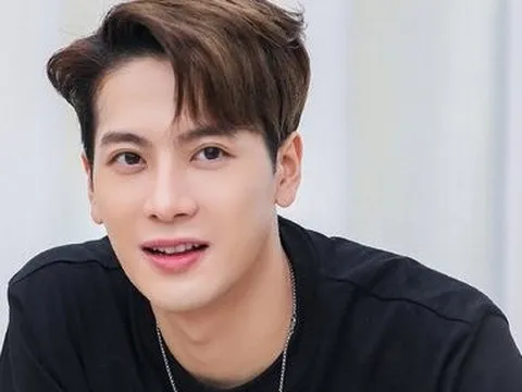 Ca sĩ Vương Gia Nhĩ phủ nhận tin đồn hẹn hò và ngoại tình