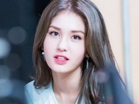 “Bông hồng lai” Somi không ngần ngại để mặt mộc và tiết lộ cách chăm da