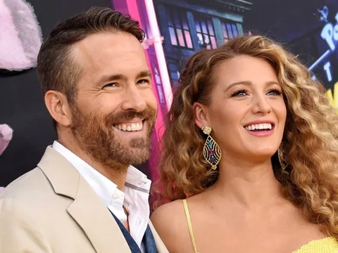 Vợ chồng Ryan Reynolds quyên triệu USD cho người tị nạn Ukraine