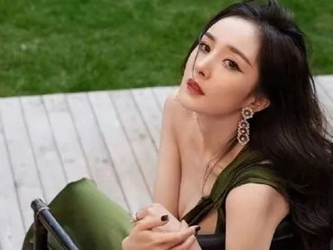 Dương Mịch diện váy xuyên thấu lạ mắt, nhan sắc ngày càng thăng hạng