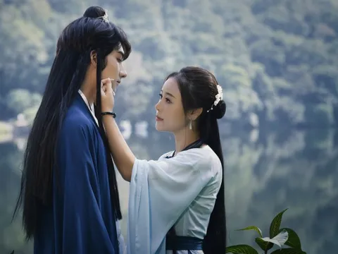 Hoa Trần tình tứ bên trai trẻ kém 18 tuổi trong MV cổ trang mới