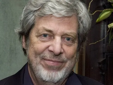 Nhà thiết kế thắng giải Oscar qua đời sau biến chứng đột quỵ