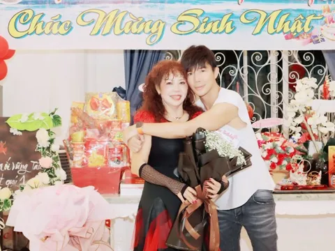 Nathan Lee tổ chức sinh nhật cho mẹ tại dinh thự triệu đô ven biển