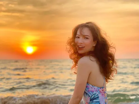 MC Đan Lê khoe vẻ đẹp viên mãn tuổi U40 trong ống kính của ông xã