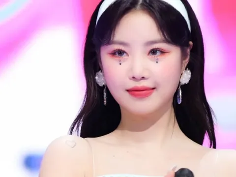 Nữ ca sĩ thần tượng bị sa thải do bê bối bạo lực học đường