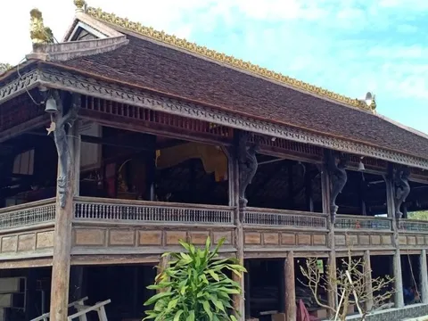 Khám phá những công trình hơn 100 năm tuổi ở miền Tây