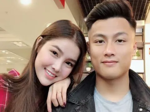 Cuộc sống của "gà cũ" Khắc Tiệp sau 7 năm kết hôn với nam cầu thủ tai tiếng