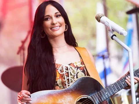 Ngôi sao thắng 6 giải Grammy được tôn vinh