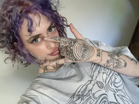 Nữ rapper kiêm sao YouTube qua đời tuổi 22