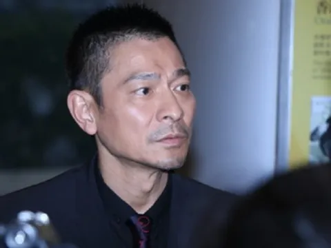 Hình ảnh mới nhất của tài tử Lưu Đức Hoa lộ rõ dấu hiệu tuổi tác