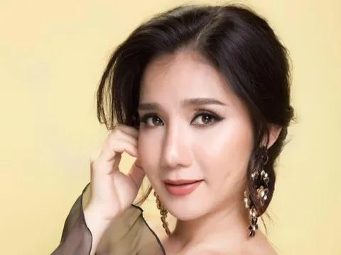 Công chúng động viên MC Cát Tường khi gặp sự cố bị lăng mạ