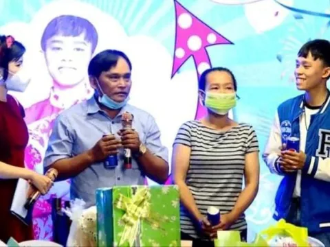 Fan thích thú với “diện mạo mới” của Hồ Văn Cường