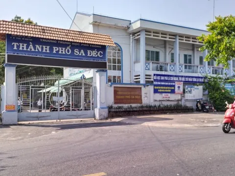 Giám đốc Sở GD-ĐT Đồng Tháp nói gì về việc giáo viên bị buộc ký tên vào học bạ trắng?