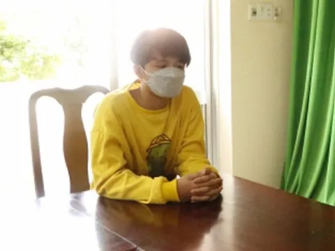 Chơi game hết sạch tiền lương, nam thiếu niên hoang báo bị cướp