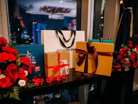 Doanh nhân - Hoa hậu Ngọc Diễm đồng hành cùng WLIN La Vie En Rose và yến sào Natunest