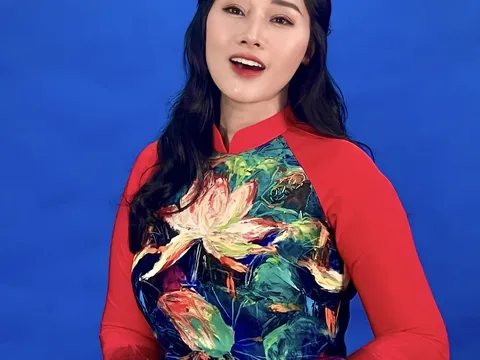 Thượng tá, NSƯT Hương Giang: Hơn 30 năm "nặng lòng" với âm nhạc Việt