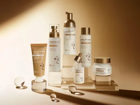 DÒNG SẢN PHẨM DƯỠNG DA ĐẦU TIÊN CHỨA SÂM LAI CHÂU CHÍNH THỨC RA MẮT