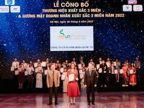 Công ty CP Sunpharma Quốc tế được vinh danh TOP 10 Thương hiệu xuất sắc ba miền năm 2022