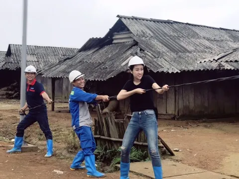 Dự án dẫn điện lên bản thắp sáng ước mơ cho em