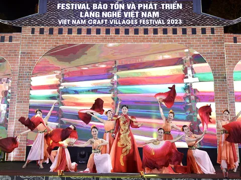 NSƯT Hương Giang ra mắt MV “Hà Nội Linh Thiêng Hào Hoa” 