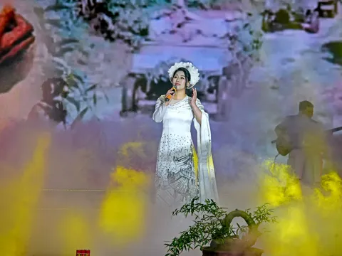 Làng lúa, làng hoa tươi xanh thêm trong “mùa xuân” của giọng ca NSƯT Hương Giang