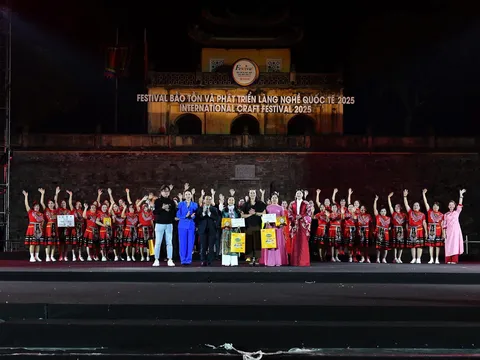 Hội Diễn Dân vũ Quốc tế 2025: Xã Hưng Đạo (Hà Nội) lên ngôi vô địch toàn đoàn